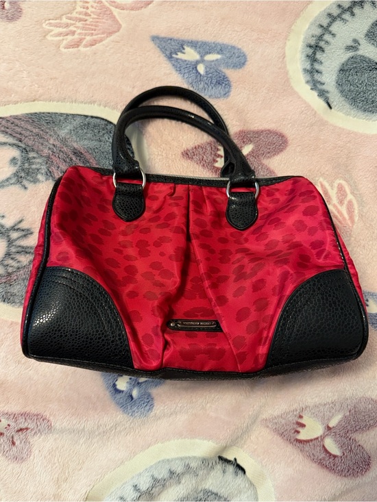 Victoria's Secret Handbags - Y2K Victoria’s Secret Purse!